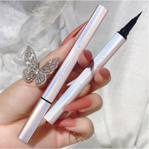 eyeliner